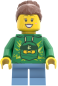 Preview: LEGO Minifigur Mädchen mit grünem Hoodie und Ninja-Aufdruck Vorderansicht