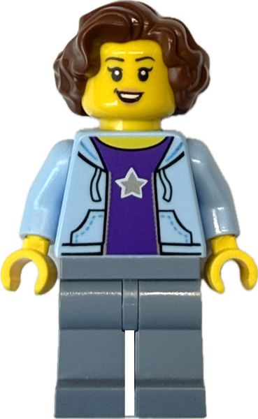 Frau Minifigur mit hellblauer Jacke und lila Stern-Shirt Vorderansicht